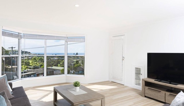 Tiro Moana beautifully renovated pet friendly home