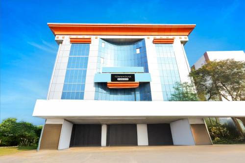 Townhouse Ameerpet Balkampet Road