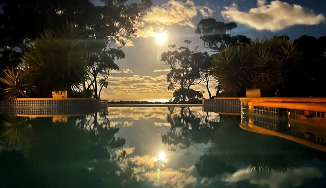 TPH Couples retreat, ocean views, pet friendly