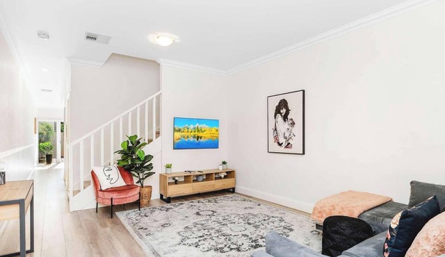 Travers Townhouse - Close to CBD, Gated Community