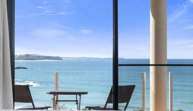 Villa Provence Coffs Harbour 5 bedrooms, stunning views, short stroll to the beach