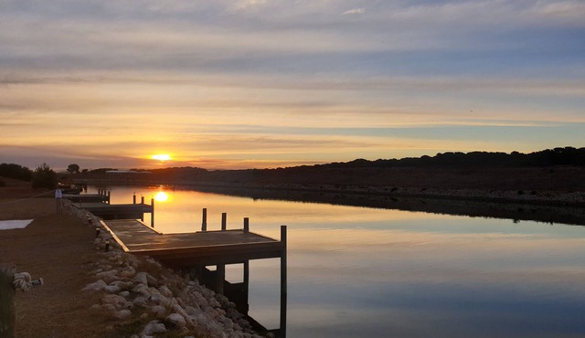 Water Frontage - Beautiful Sunrise in Hindmarsh Island