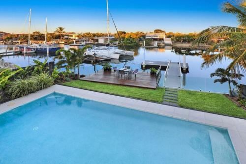 WATERFRONT HOME BORDERING MOOLOOLABA