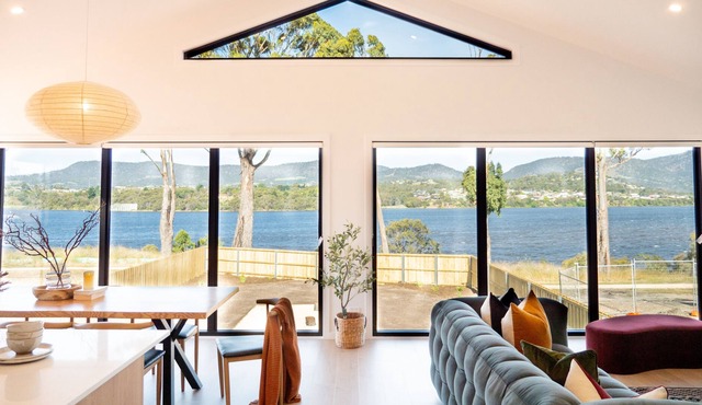 Waterfront Luxury hideaway home/close to MONA art museum
