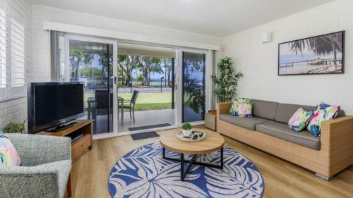 Waterfront Views From Ground Floor
