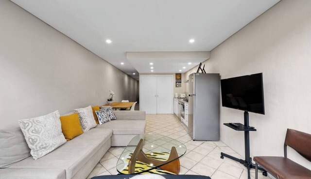 Well-Connected 4 BR House/Central station- 12 mins