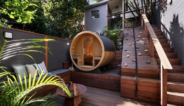 Wellness Retreat - Sauna, Views, Lift and Location