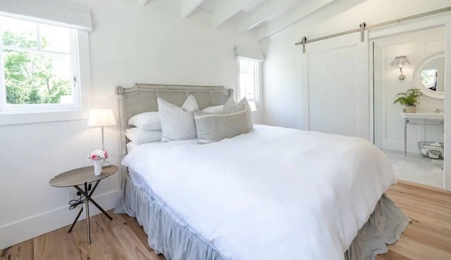 White House Cottage
