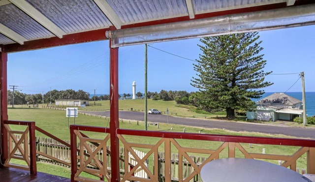 Yamba Pilot Cottage 1 - pets welcome