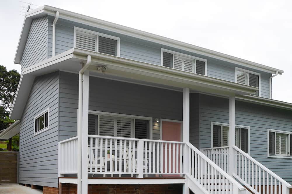 Caringbah South House | Luxury 2 story home in Yowie Bay. Close to Sydney CBD & Cronulla Beach