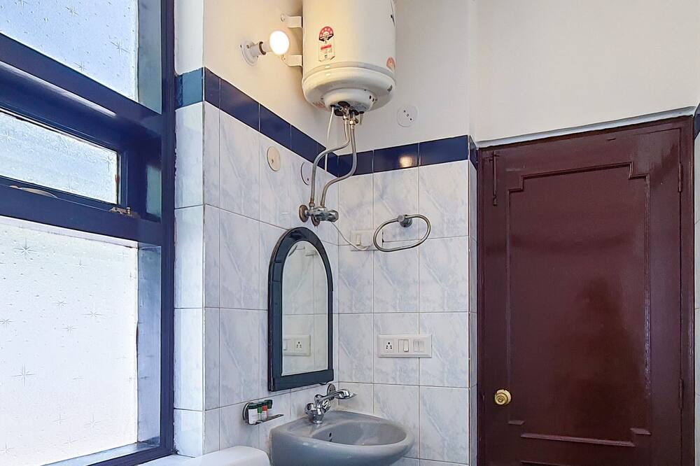 Photo of Bathroom in The Mall Road