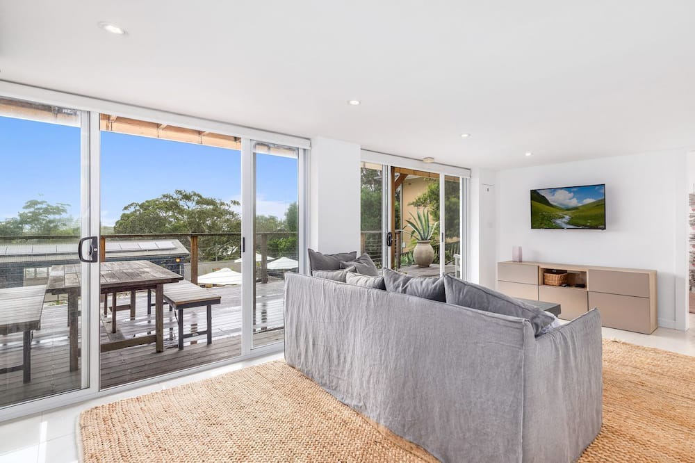 Photo of Livingroom in Newport