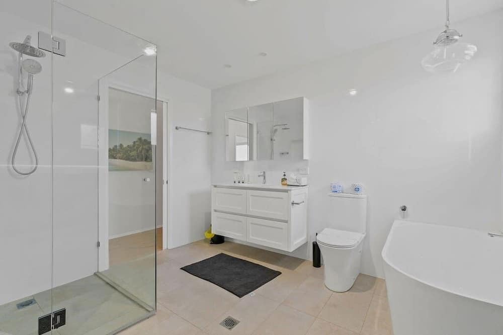 Photo of Bathroom in Oak Flats