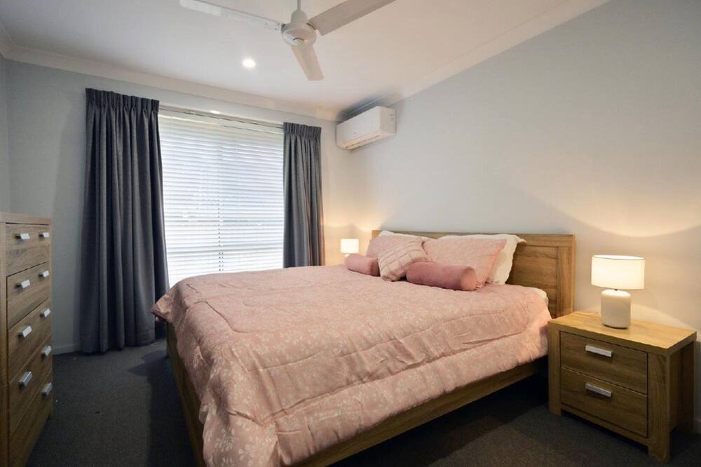 Photo of Bedroom in Old Bar
