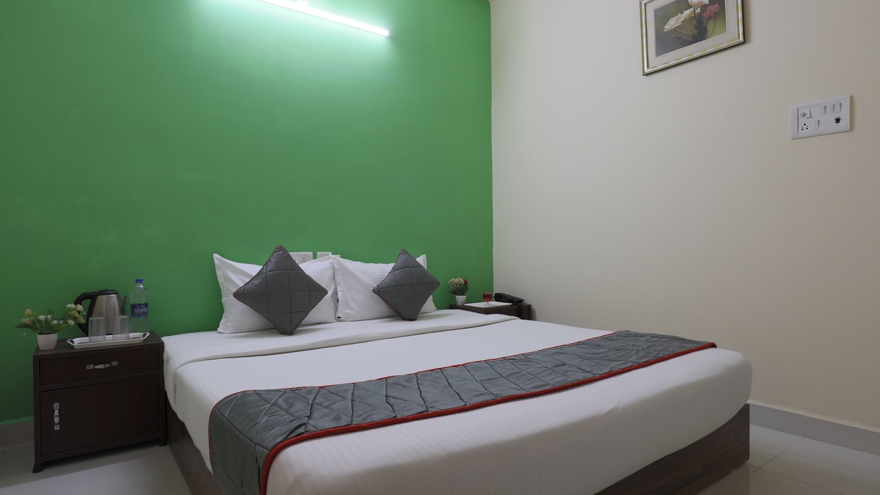 Photo of Bedroom in Teynampet