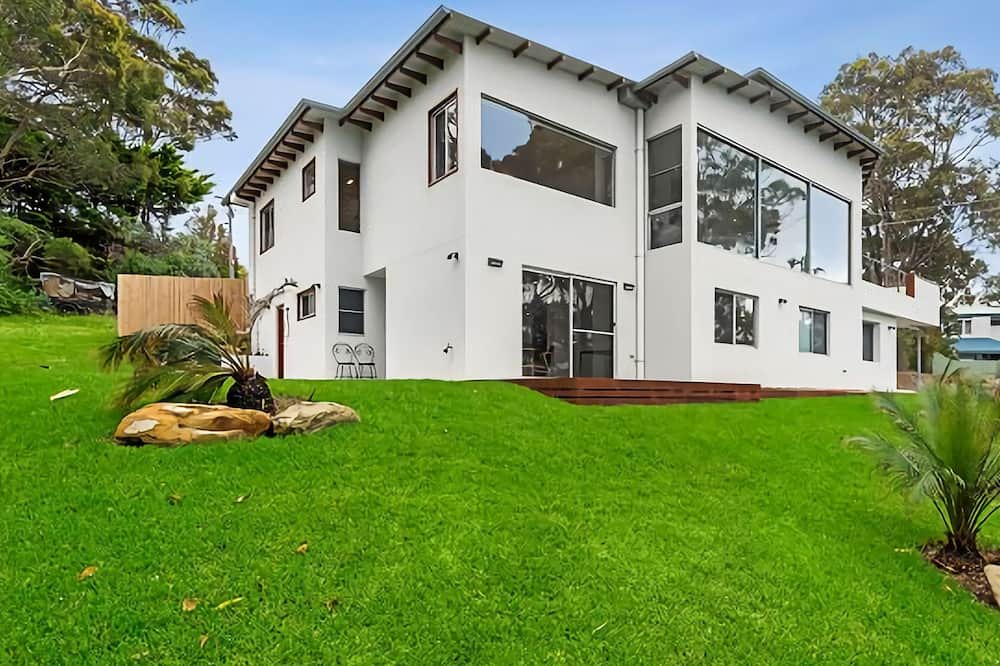 Photo of Outdoor in Denhams Beach