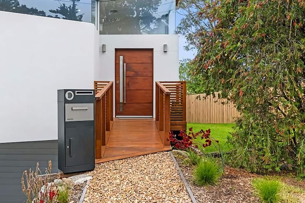 Photo of Outdoor in Denhams Beach