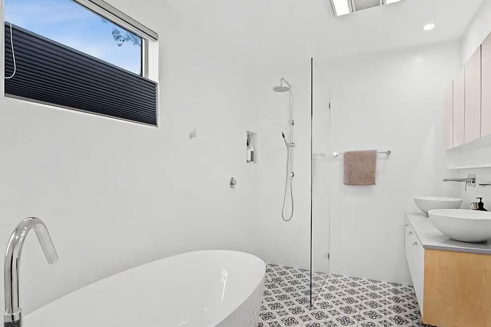 Photo of Bathroom in Denhams Beach