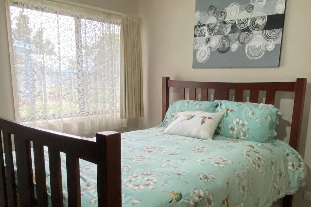 Photo of Bedroom in Salamander Bay