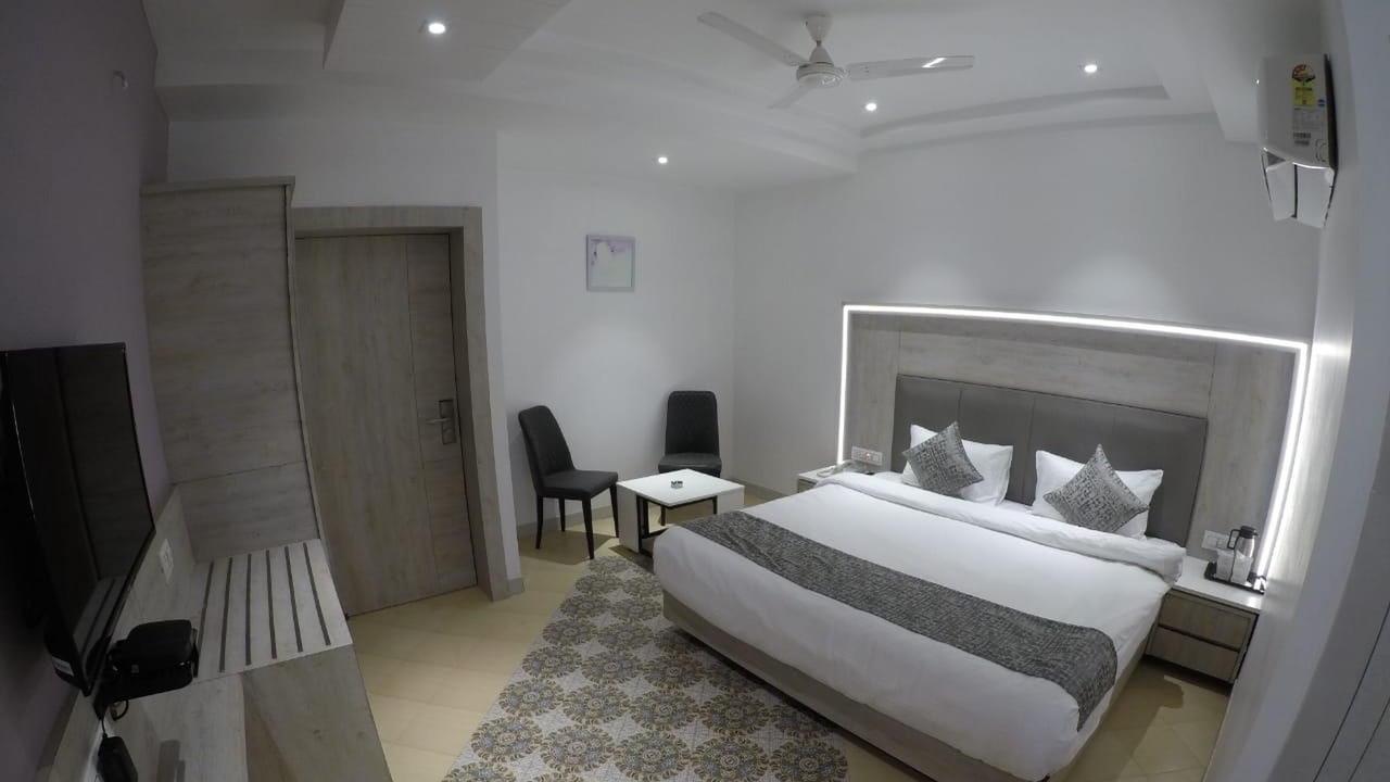 Photo of Bedroom in Jabalpur