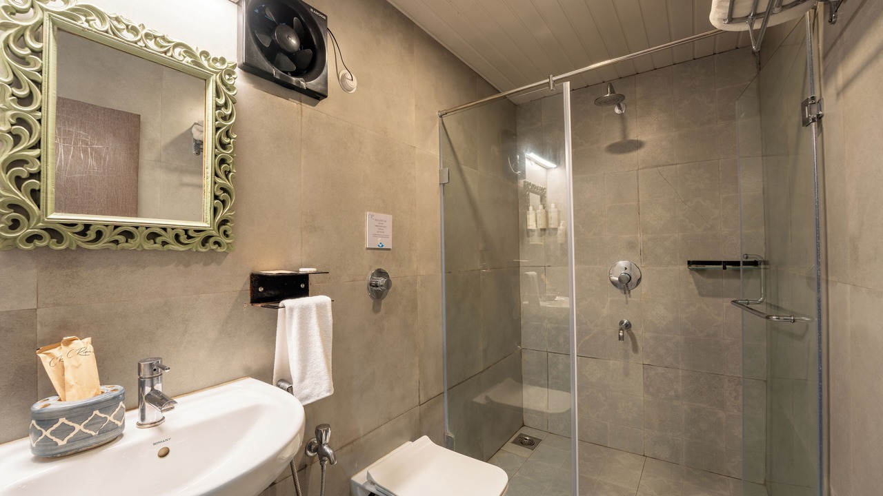 Photo of Bathroom in Sernabatim