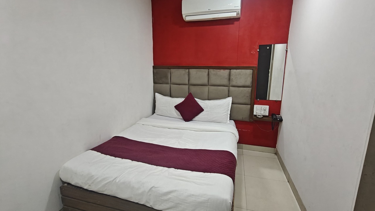 Photo of Bedroom in Jogeshwari West