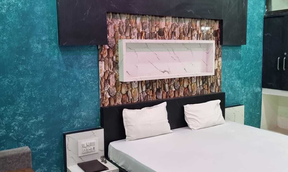 Photo of Bedroom in Malpura