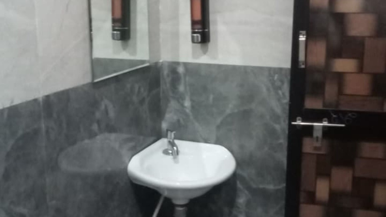 Photo of Bathroom in Kalmeshwar