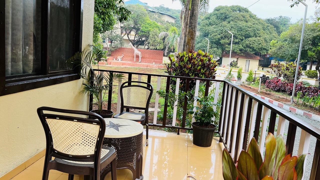 Photo of Bedroom in Mahabaleshwar