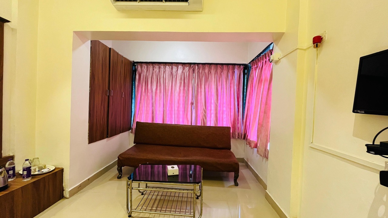 Photo of Bedroom in Mahabaleshwar