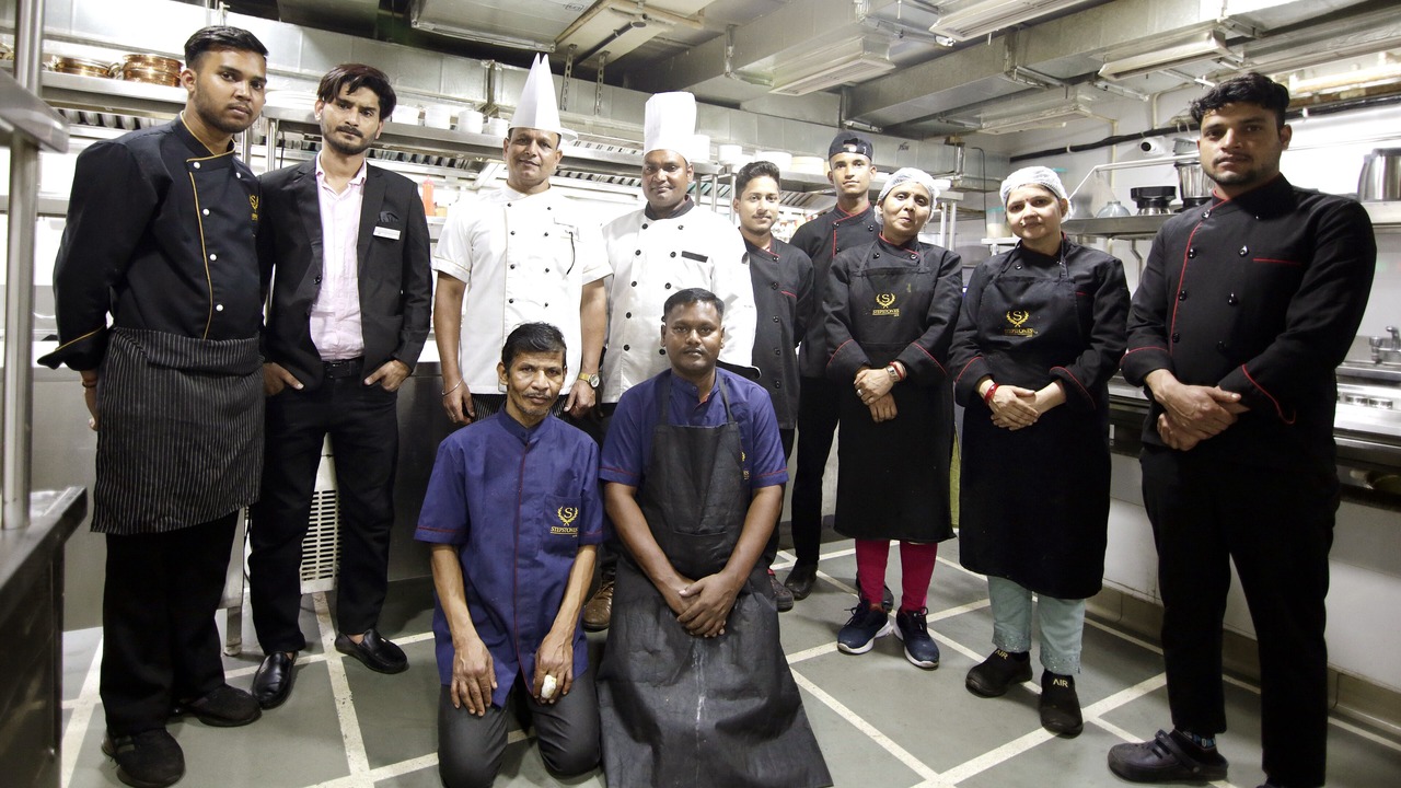 Photo of Others in DLF Phase 3