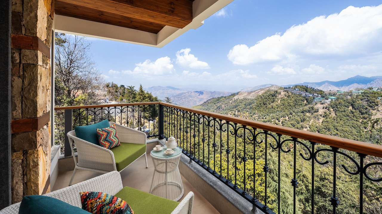 Photo of Patio Balcony in The Mall Road