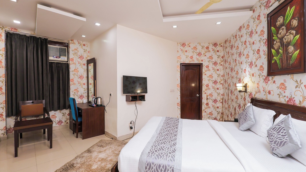 Photo of Bedroom in DLF City