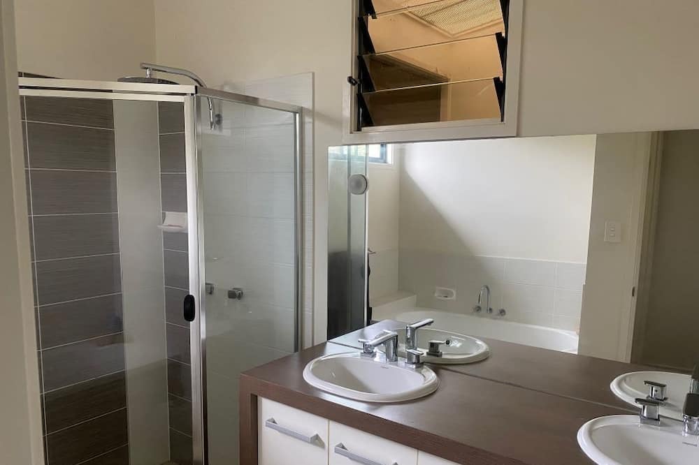Photo of Bathroom in Murwillumbah