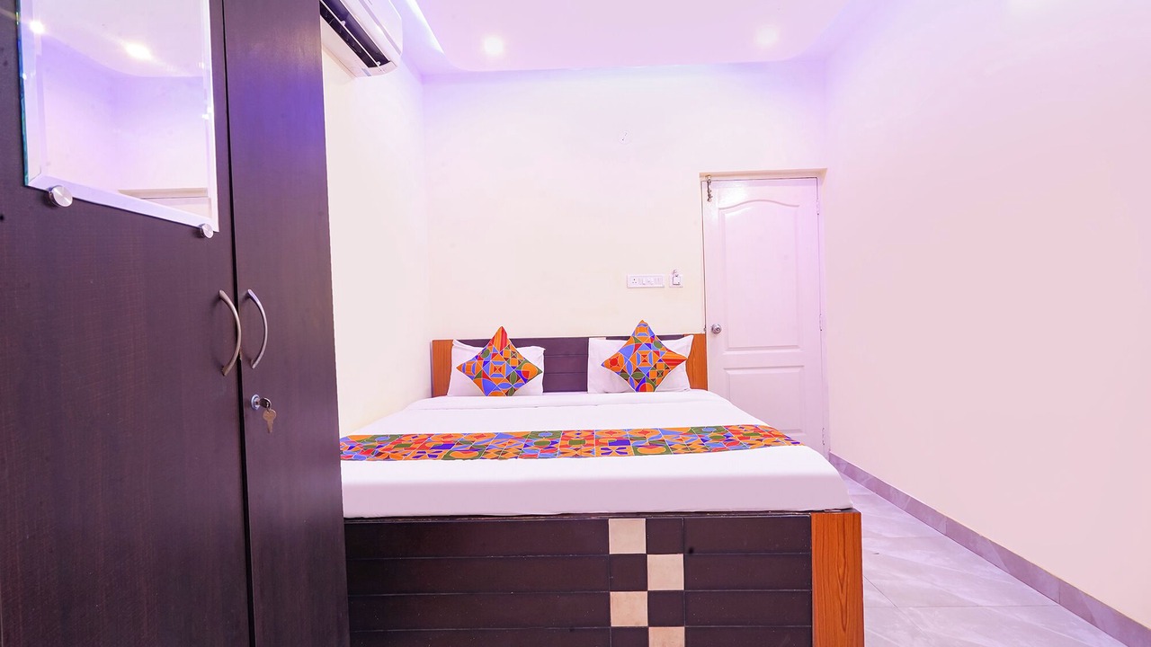 Photo of Bedroom in HBR Layout