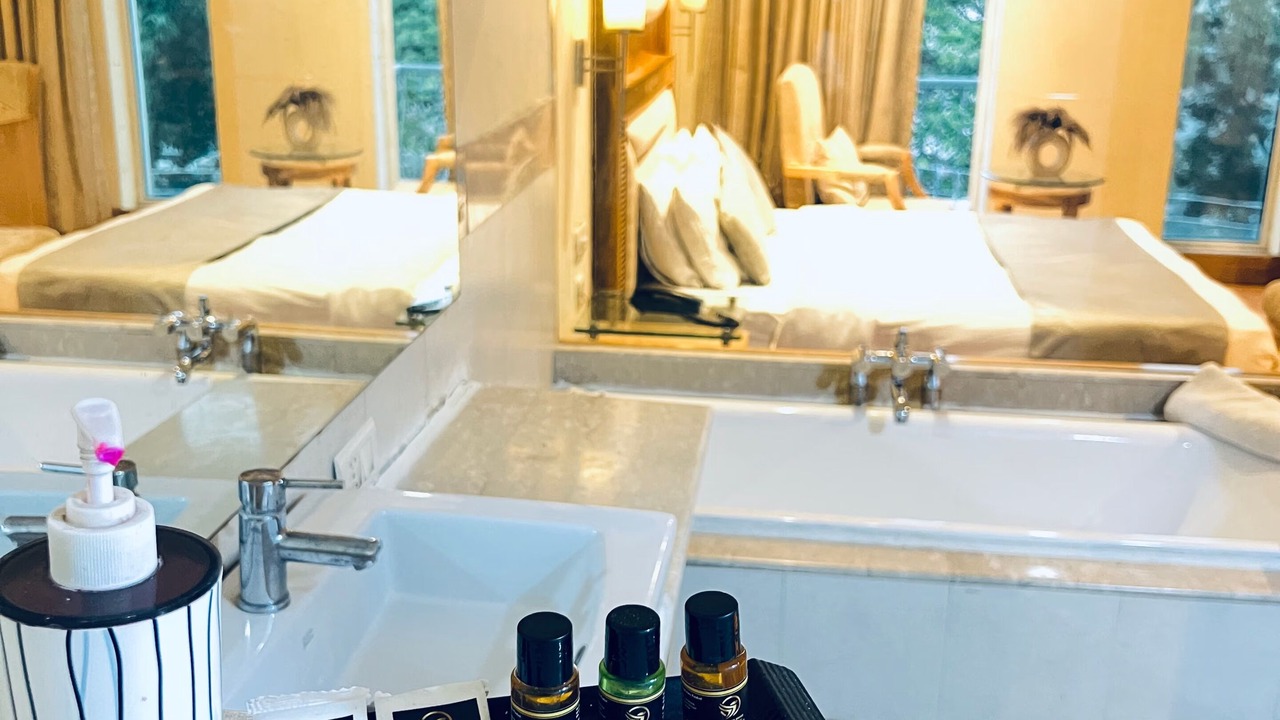 Photo of Bedroom in Sushant Lok