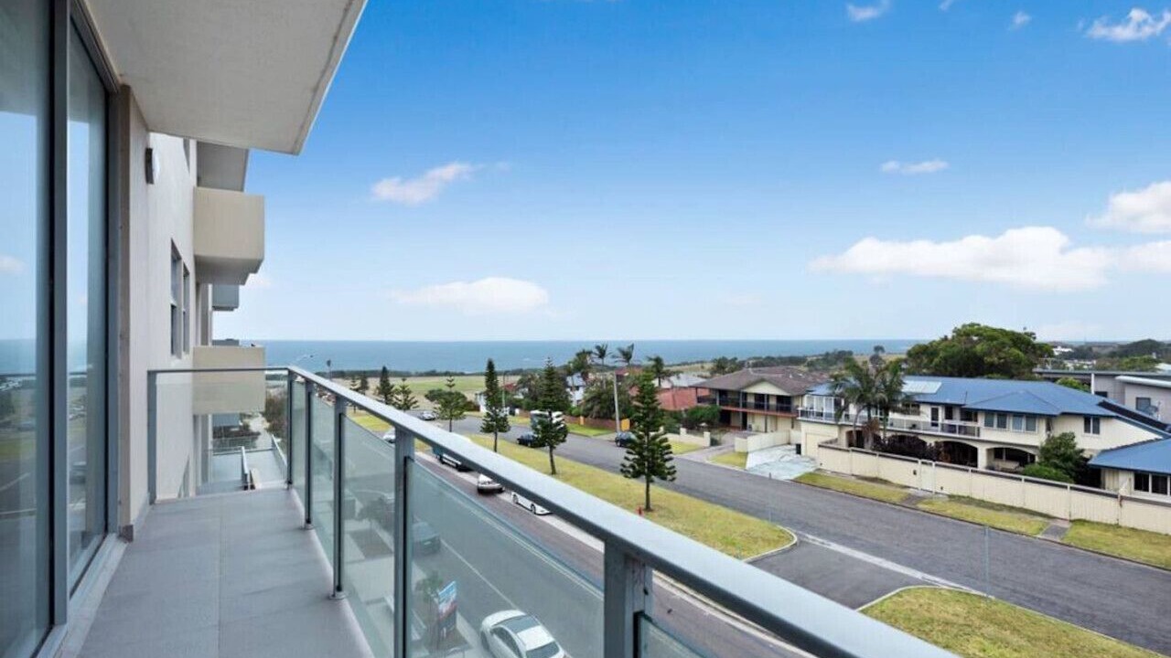 Photo of Outdoor in Caves Beach