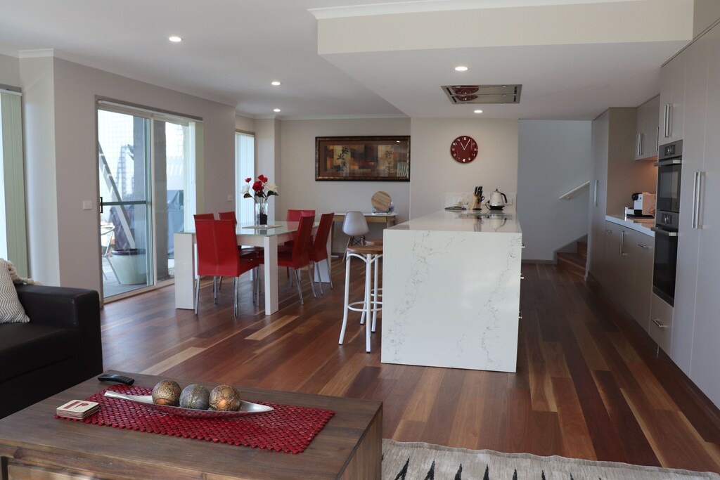 Photo of Livingroom in Tura Beach