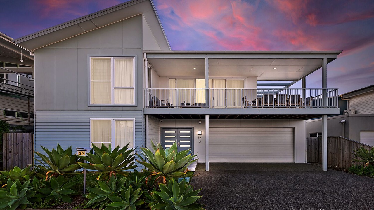 Photo of Outdoor in Caves Beach