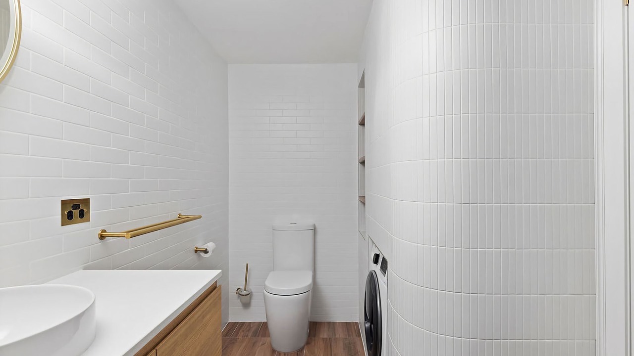 Photo of Bathroom in Lemon Tree Passage