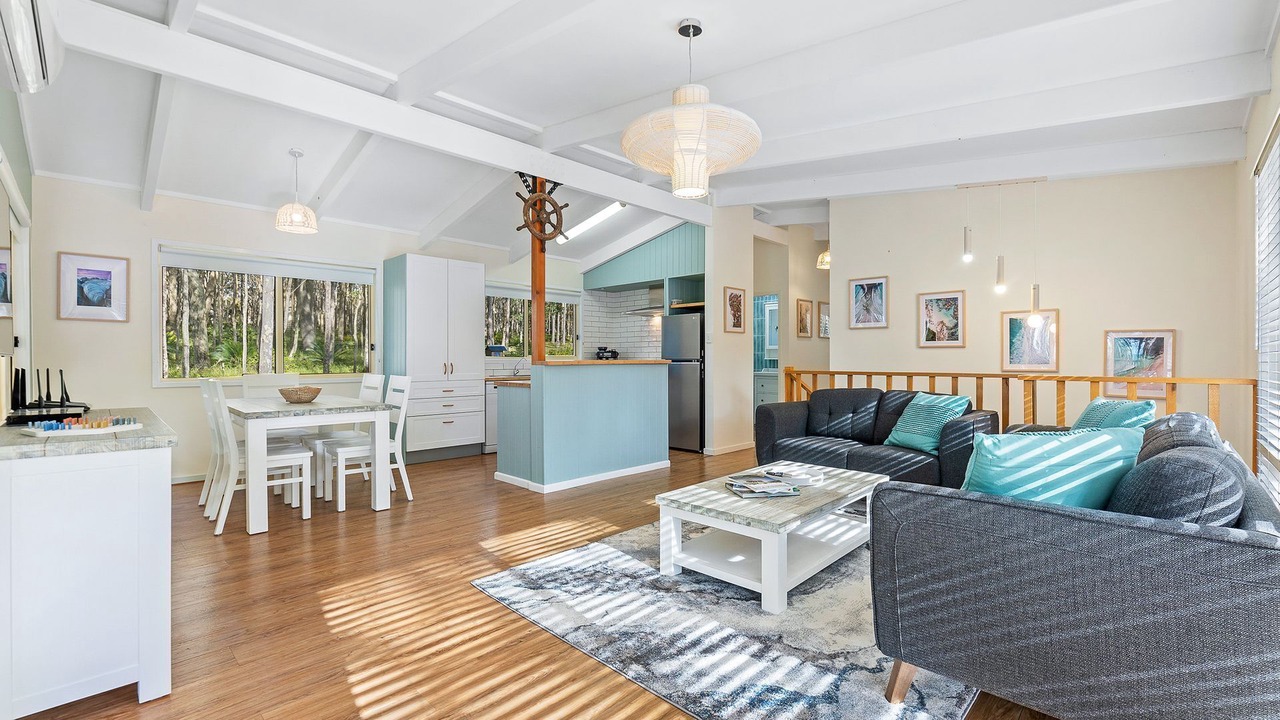 Photo of Livingroom in Mystery Bay