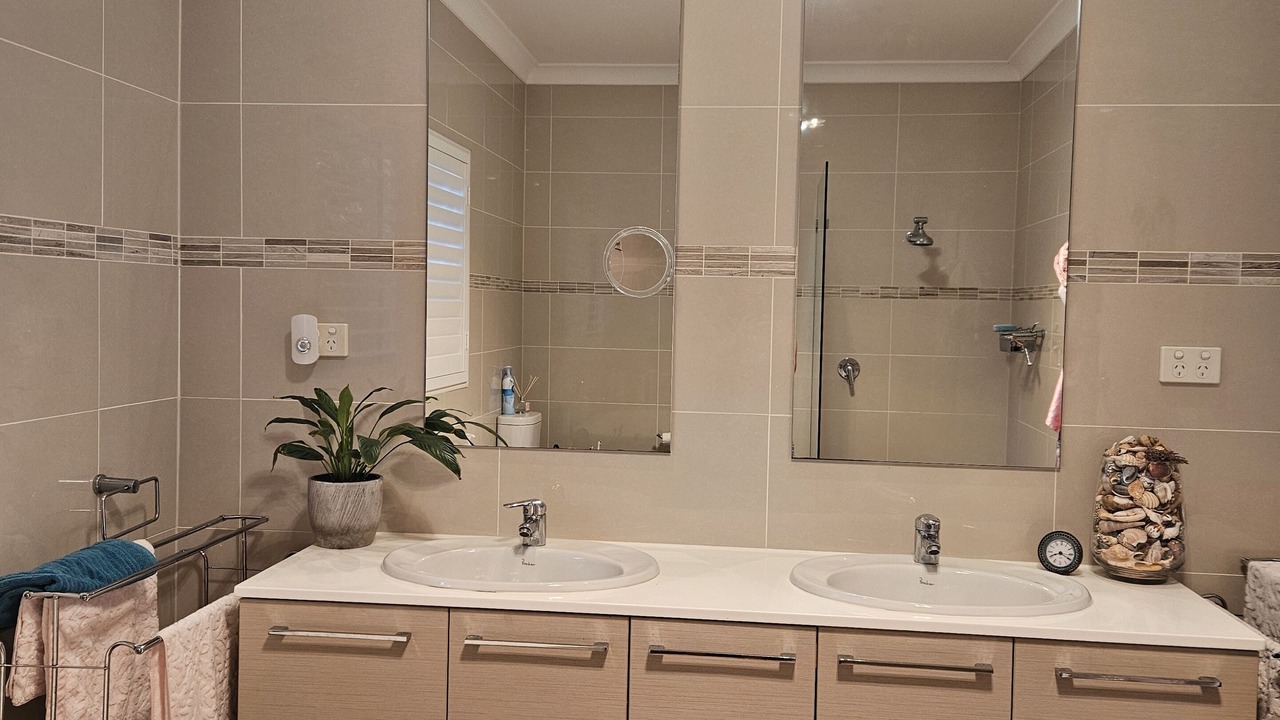 Photo of Bathroom in Patonga