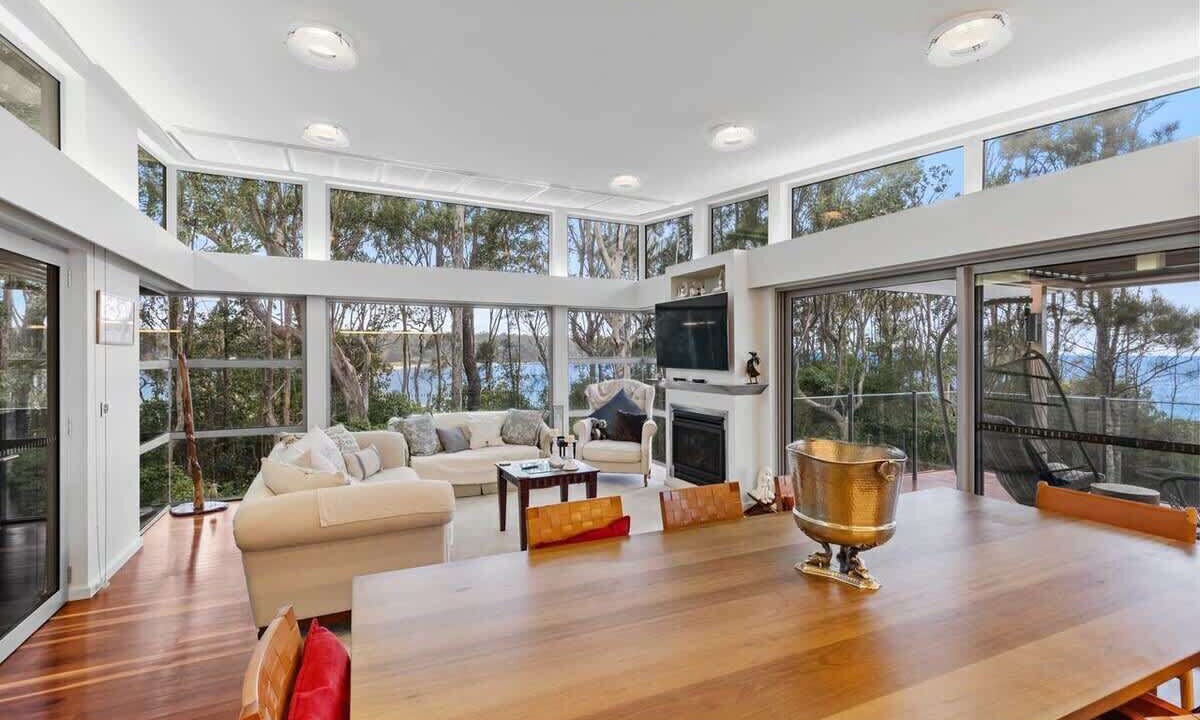 Photo of Livingroom in Maloneys Beach