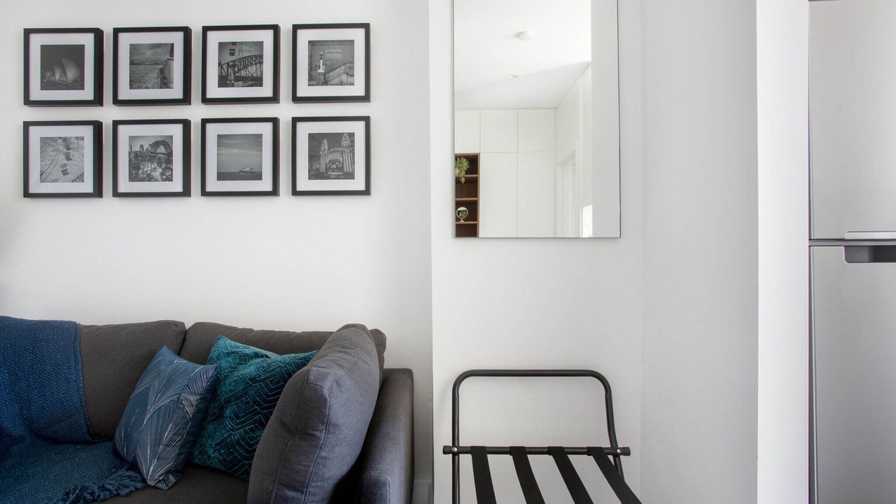 Photo of Livingroom in Elizabeth Bay