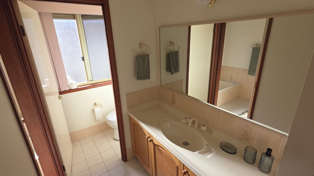 Photo of Bathroom in Lemon Tree Passage