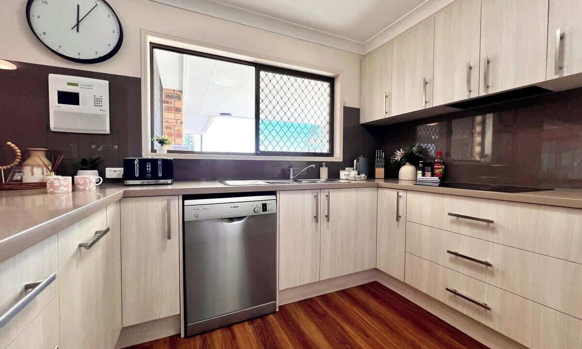 Photo of Kitchen in Mermaid Waters