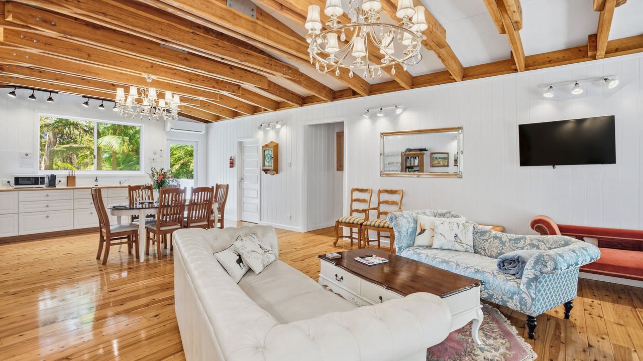 Photo of Livingroom in Springbrook