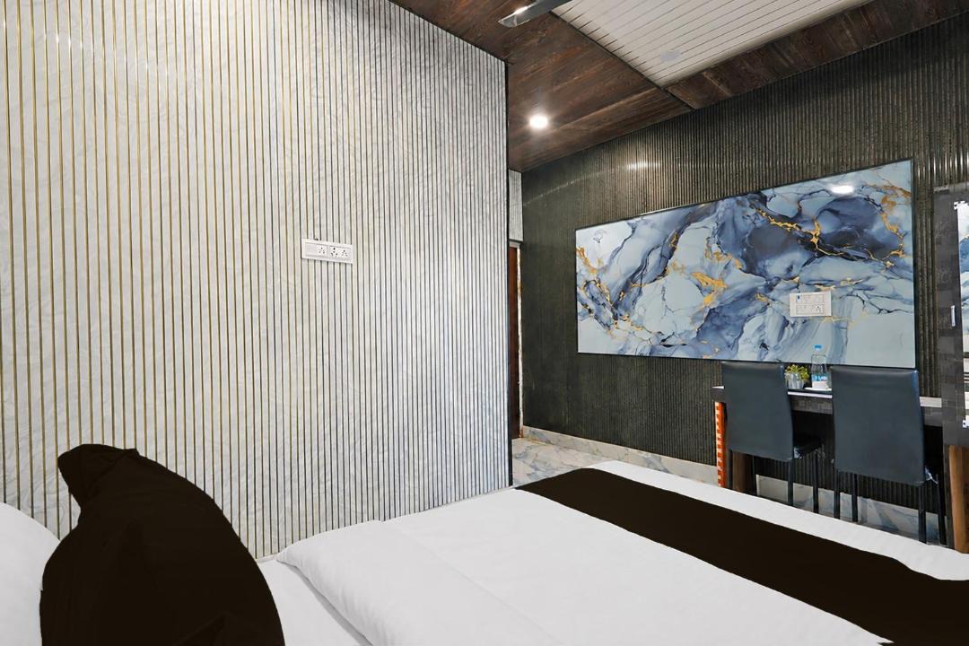 Photo of Others in Chas