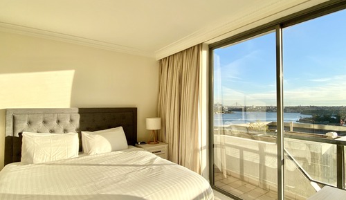 1 Bedroom Lower Harbour View