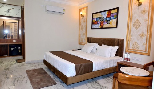 Superior Double Room, City View